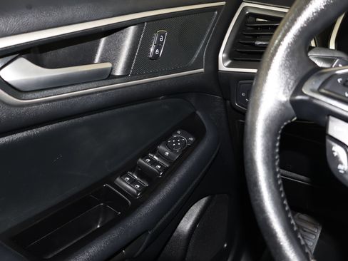 Used 2019 Ford Edge SEL w/ Equipment Group 201A image 31