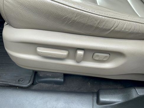 Used 2018 Honda Pilot Touring image 12
