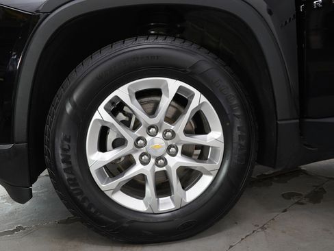 Used 2020 Chevrolet Traverse LT image 33
