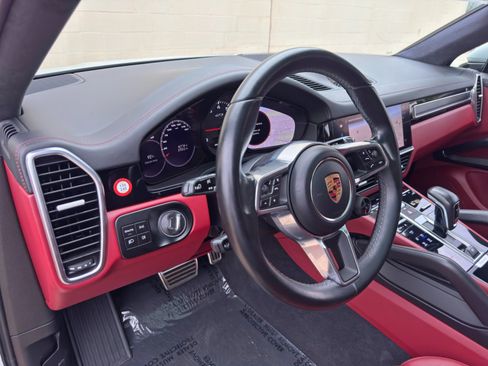 Used 2023 Porsche Cayenne GTS AWD/4WD image 16