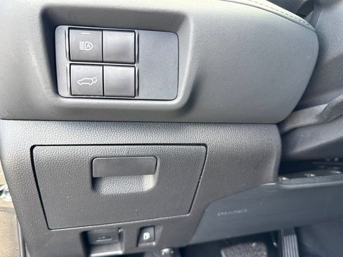 Used 2021 Toyota Highlander XSE AWD/4WD image 11