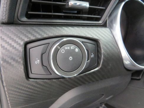 Used 2018 Ford Mustang Coupe RWD image 20