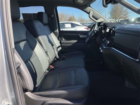 Used 2025 GMC Sierra 1500 SLT image 14