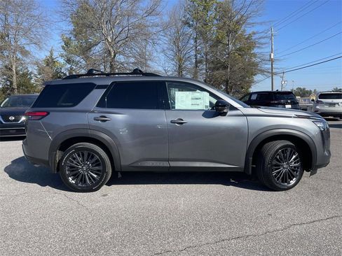 New 2026 Nissan Pathfinder SL w/ SL Premium Package image 2