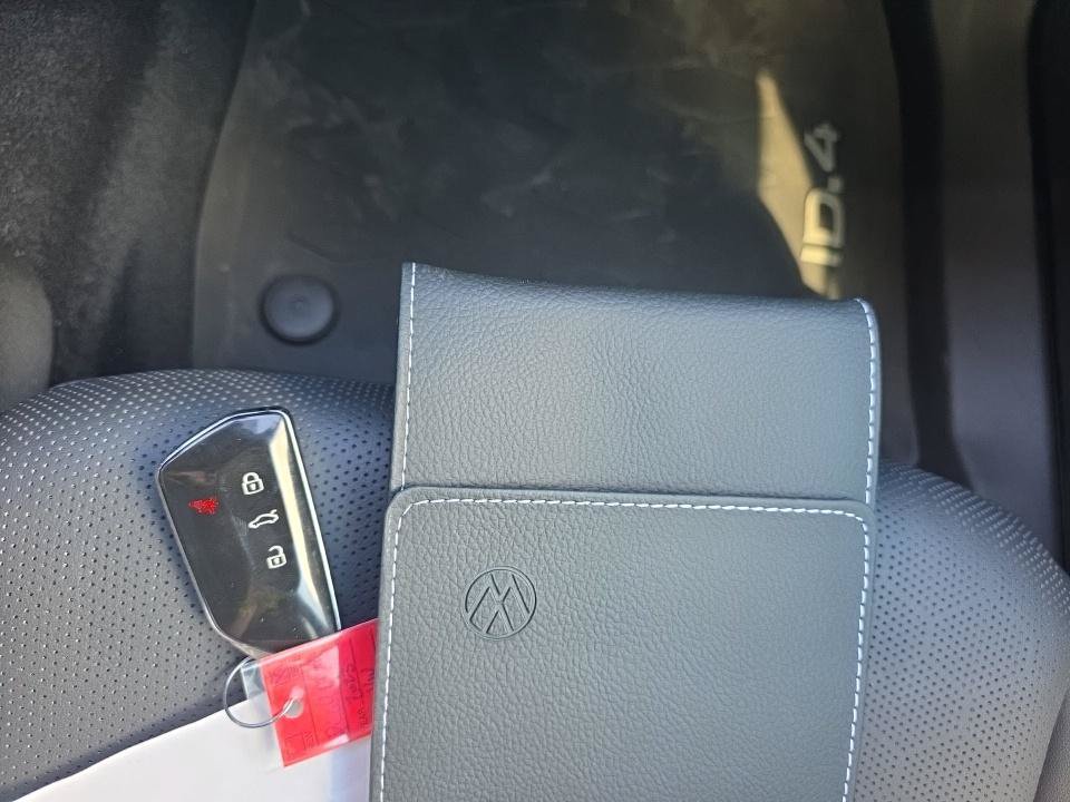 Used 2023 Volkswagen ID.4 Pro S Plus AWD/4WD image 17