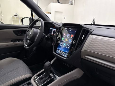 Used 2025 Subaru Forester Premium AWD/4WD image 27