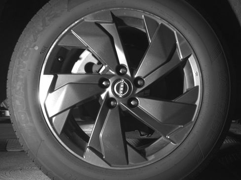 Used 2025 Nissan Rogue SV FWD image 15