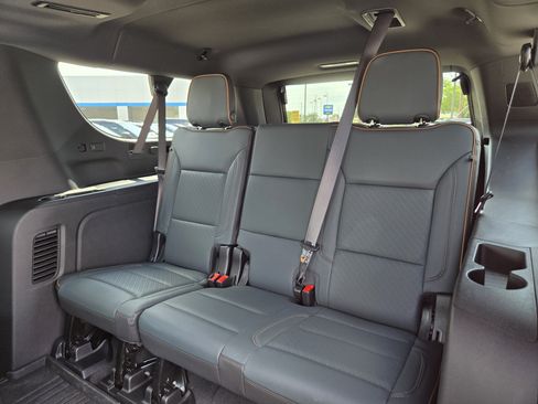 Used 2026 GMC Yukon XL AT4 w/ AT4 Premium Package AWD/4WD image 33