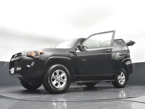 Used 2024 Toyota 4Runner SR5 Premium image 33