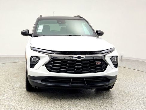 Used 2024 Chevrolet TrailBlazer RS image 2