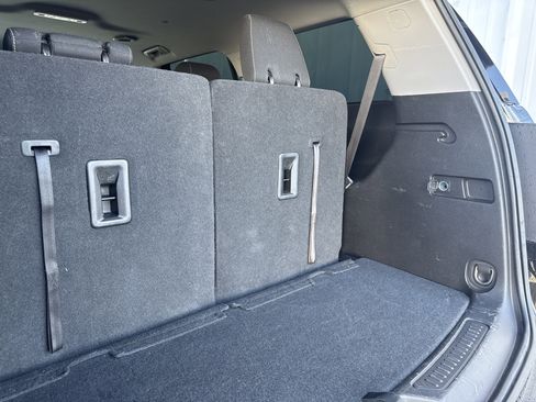 Used 2023 GMC Acadia SLE image 9