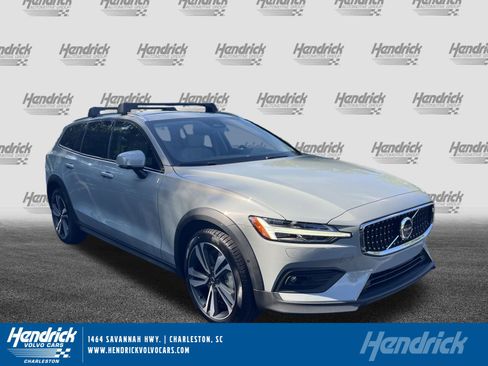 Used 2026 Volvo V60 B5 Cross Country Plus w/ Protection Package Premier AWD/4WD image 1