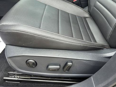 Used 2023 Volkswagen Jetta SE w/ Panoramic Sunroof Package FWD image 12