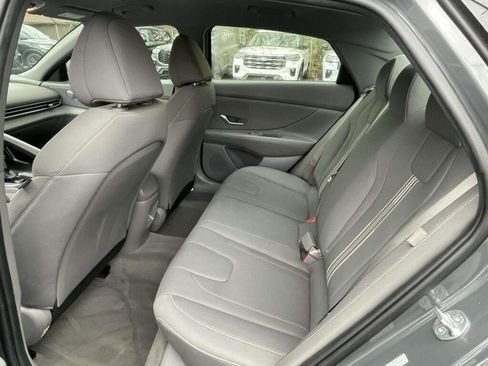 Used 2024 Hyundai Elantra SEL FWD image 17
