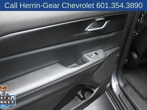 Used 2024 Jeep Grand Cherokee L Laredo RWD image 15
