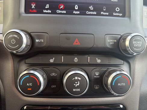 Used 2020 RAM 1500 Big Horn AWD/4WD image 22