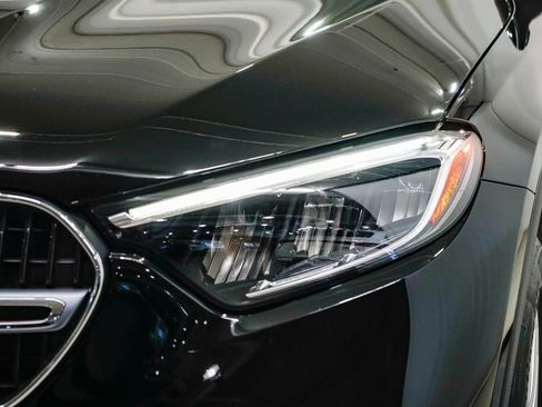 Used 2023 Mercedes-Benz GLC 300 4MATIC image 7