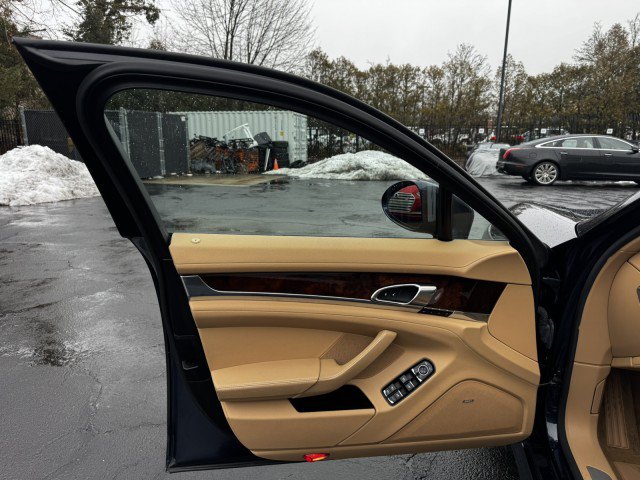 Used 2013 Porsche Panamera 4 w/ Bose Audio Pkg AWD/4WD image 17