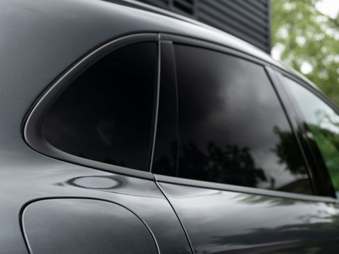 Used 2023 Porsche Macan AWD/4WD image 19