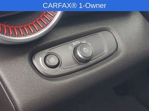 Certified 2024 Chevrolet Trax RS w/ Sunroof Package FWD image 13
