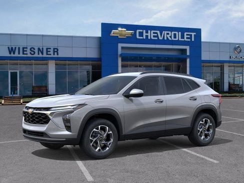 New 2026 Chevrolet Trax LT image 2