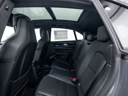 New 2026 Porsche Macan 4 Electric AWD/4WD image 24