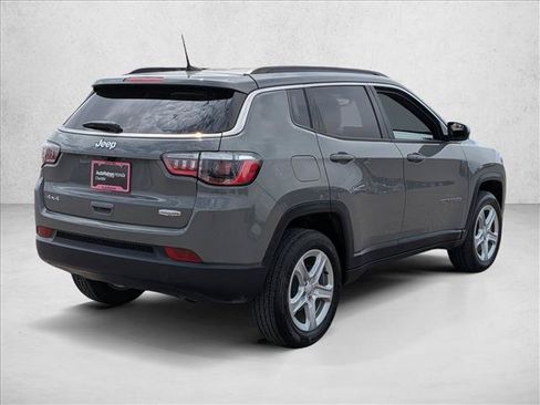 Used 2023 Jeep Compass Latitude AWD/4WD image 5