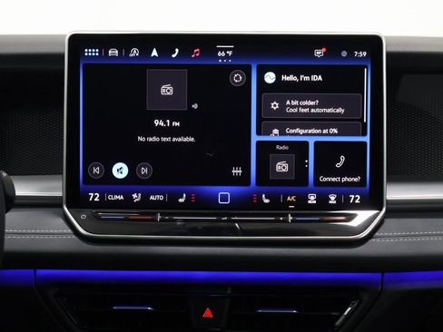 New 2025 Volkswagen Tiguan SE image 19