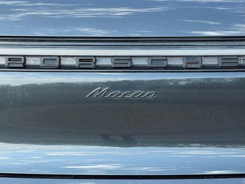 Certified 2025 Porsche Macan AWD/4WD image 25