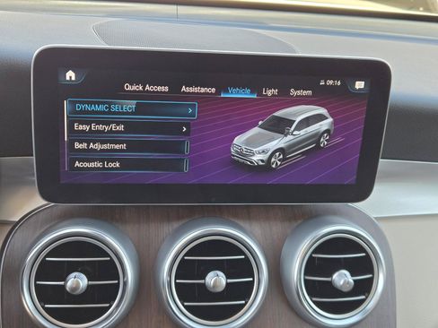 Used 2022 Mercedes-Benz GLC 300 w/ Premium Package Lite image 10