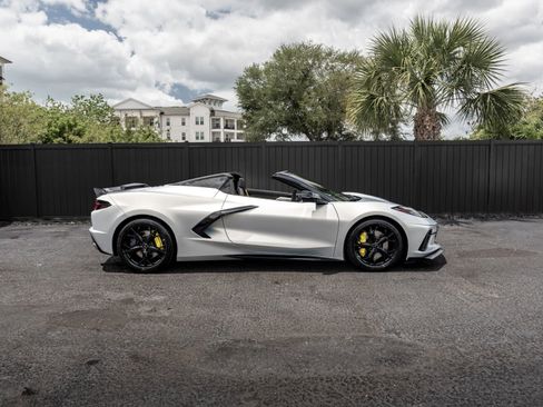 Used 2021 Chevrolet Corvette Stingray Premium Conv w/ Z51 Performance Package RWD image 2