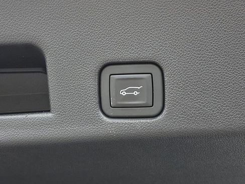 Used 2025 Buick Enclave Preferred image 33