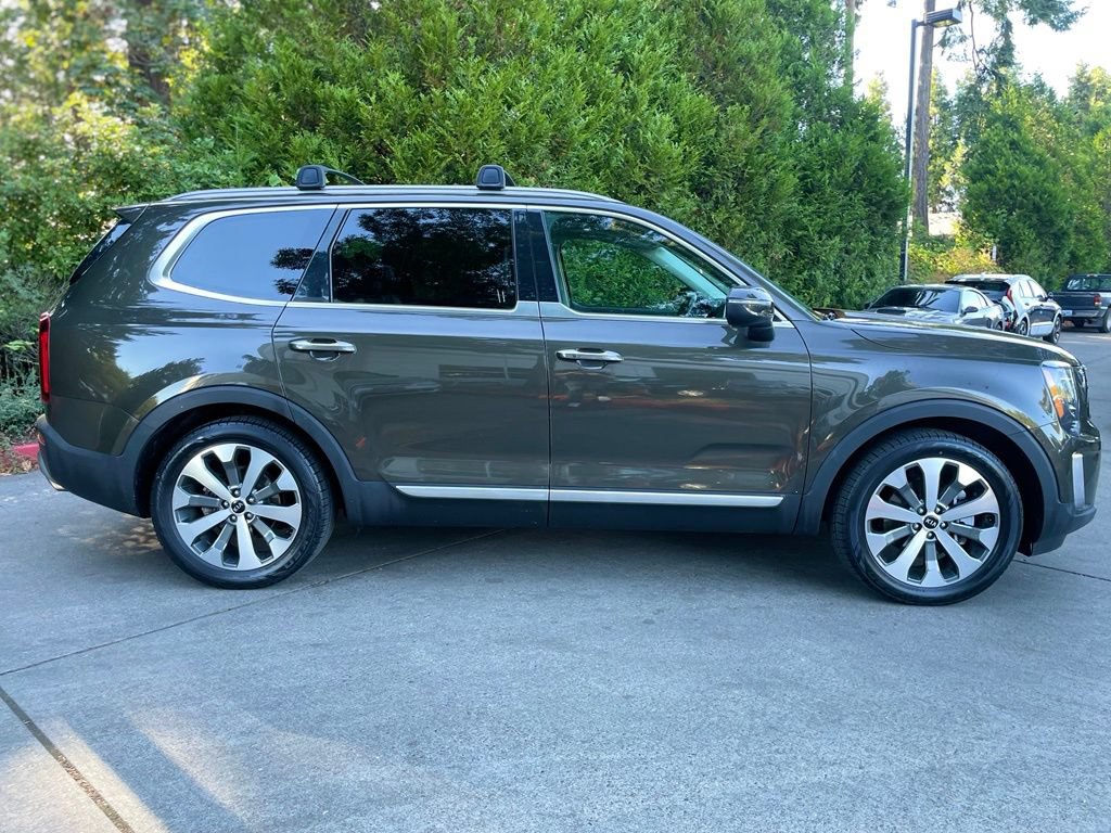 Used 2020 Kia Telluride S w/ S 8 Passenger Seating Package AWD/4WD image 3