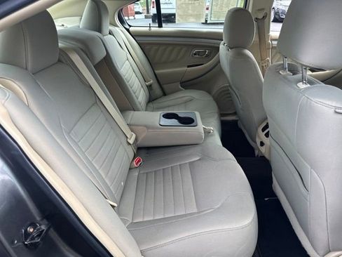 Used 2018 Ford Taurus SE image 13