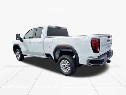 New 2026 GMC Sierra 2500 SLE AWD/4WD image 3