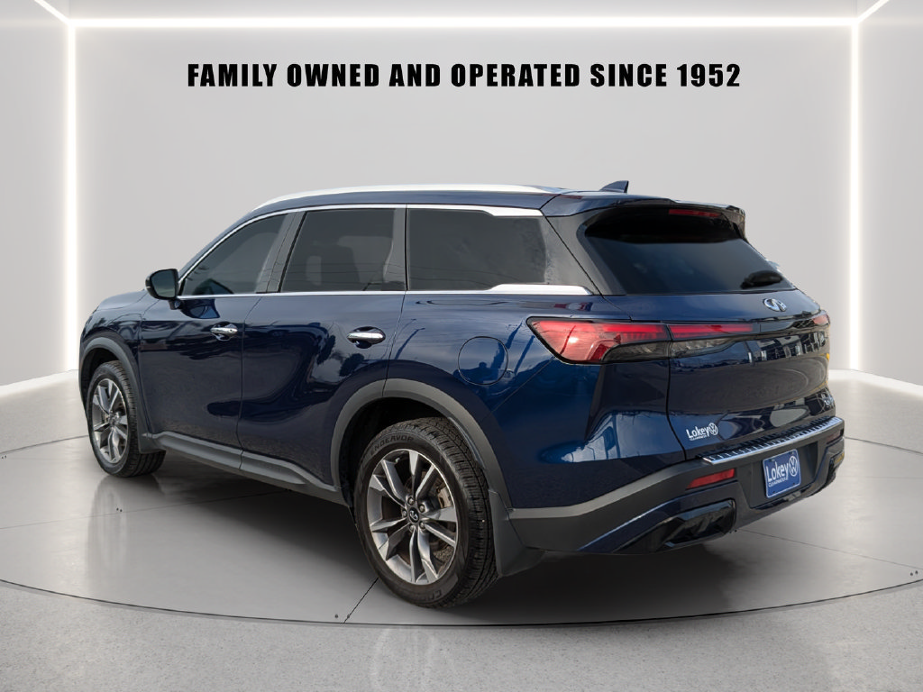 Used 2023 INFINITI QX60 Luxe w/ Vision Package FWD image 4