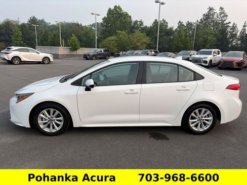 Used 2025 Toyota Corolla LE w/ LE Premium Package FWD image 4