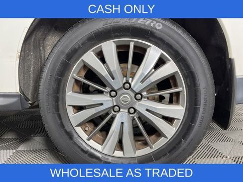 Used 2017 Nissan Pathfinder S image 11