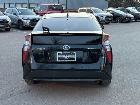 Used 2018 Toyota Prius Two image 4
