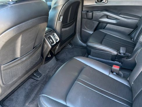 Used 2025 Kia Sorento EX AWD/4WD image 12