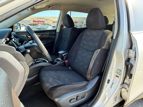 Used 2014 Nissan Rogue SV FWD image 10