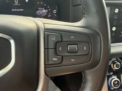 Used 2022 GMC Yukon XL Denali AWD/4WD image 17