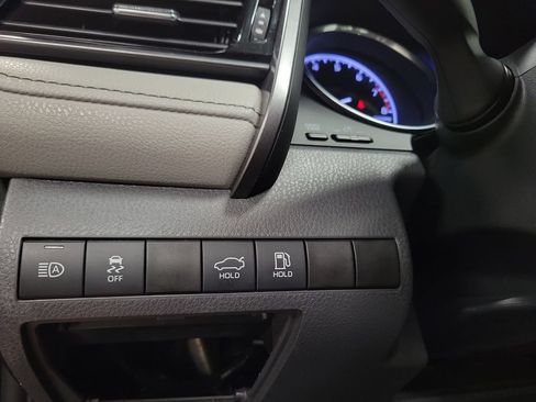 Used 2020 Toyota Camry SE FWD image 25