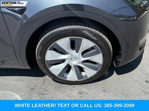 Used 2024 Tesla Model Y Long Range AWD/4WD image 13