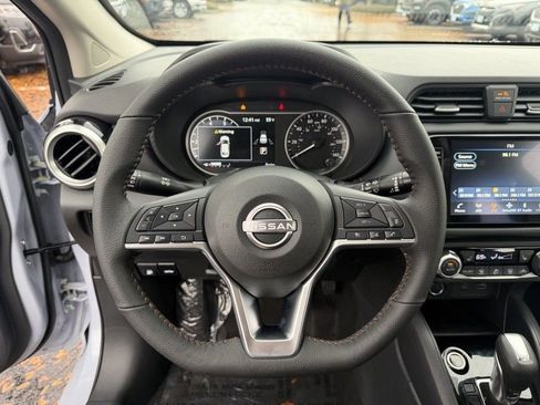 New 2025 Nissan Versa SR w/ Trunk Package image 17