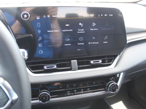 New 2026 Chevrolet Equinox LT w/ Safety and Technology Package FWD image 12