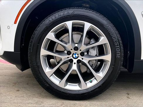 Used 2024 BMW X5 sDrive40i w/ Premium Package image 12