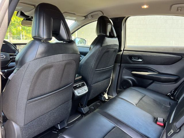 Used 2024 Nissan Ariya AWD image 34