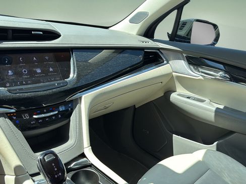 Certified 2023 Cadillac XT6 Premium Luxury w/ Technology Package AWD/4WD image 35