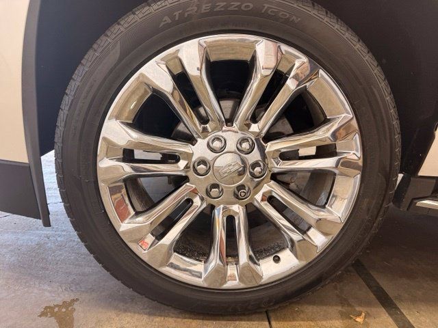 Used 2018 Cadillac Escalade Luxury w/ LPO, Radiant Package AWD/4WD image 6